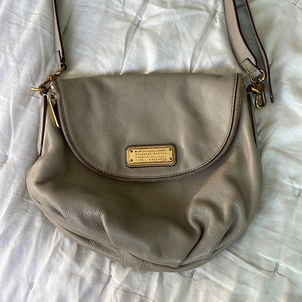 Marc Jacob’s pebbled leather crossbody bag
